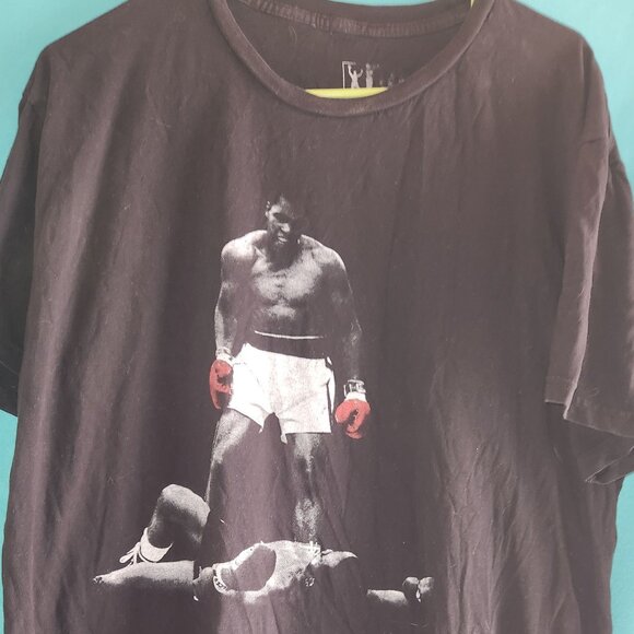 Muhammad Ali Sonny Liston T-Shirt, Size XL - Picture 1 of 1